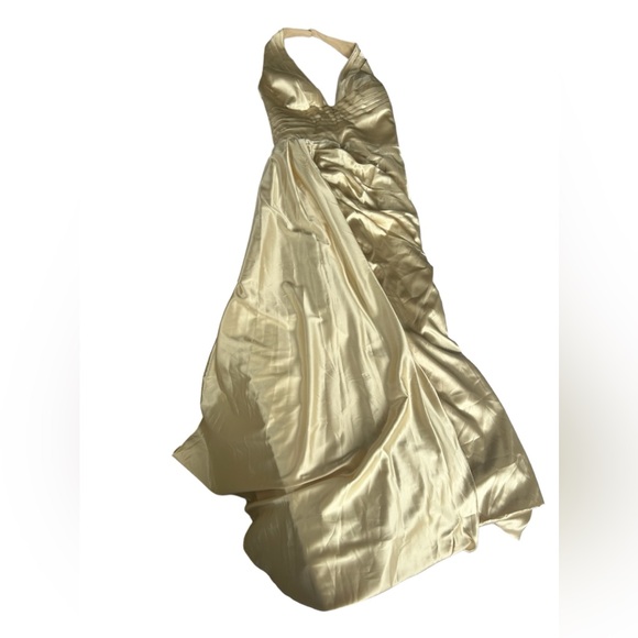 Women's formal dress - Picture 3 of 3